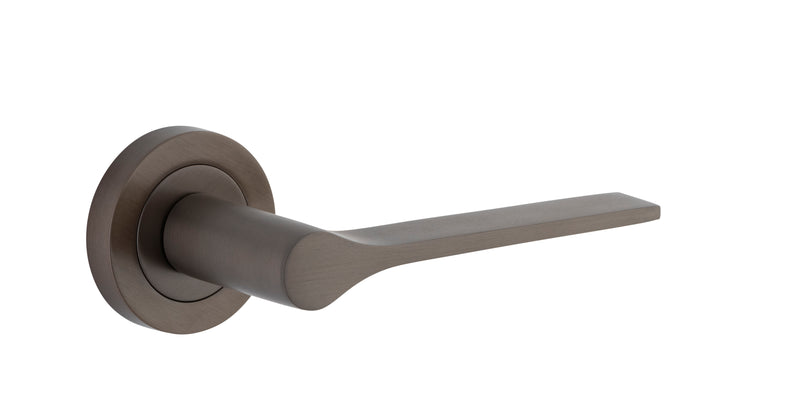 Como Lever - Round Rose Antique Brass