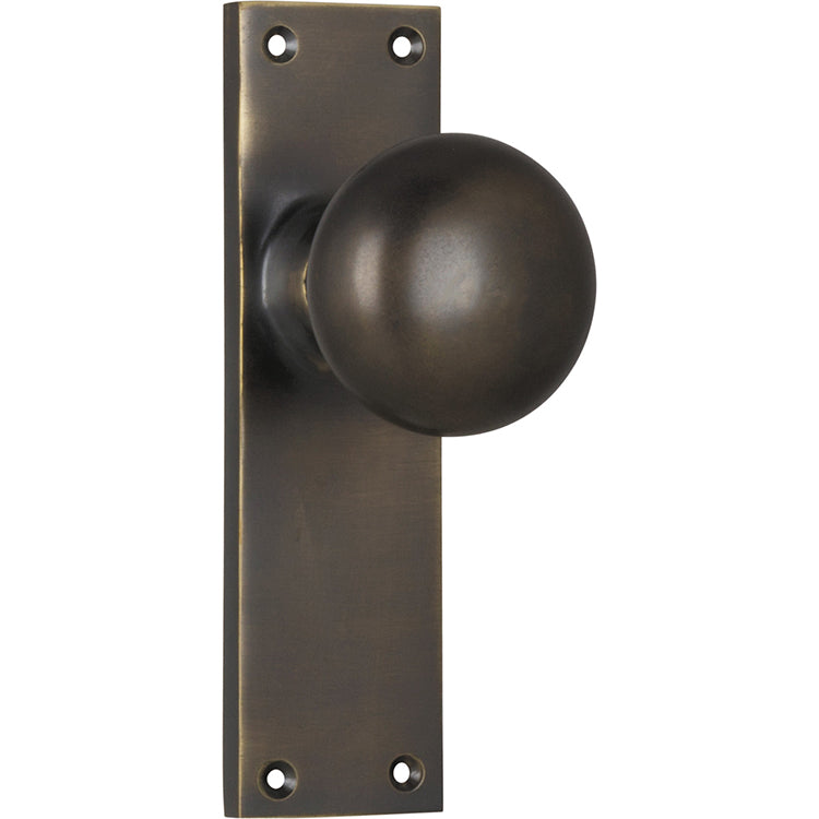 Victorian Knob - Long Backplate Antique Brass / Latch | Passage