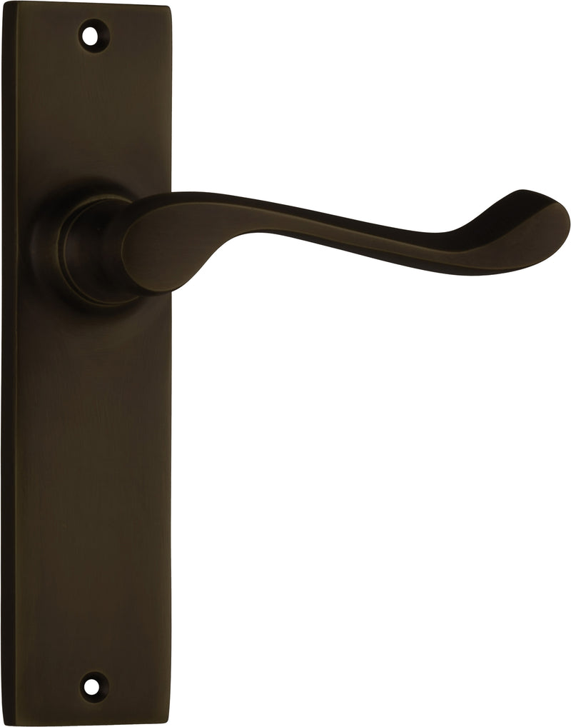 Fremantle Lever - Long Backplate Antique Brass / Latch | Passage