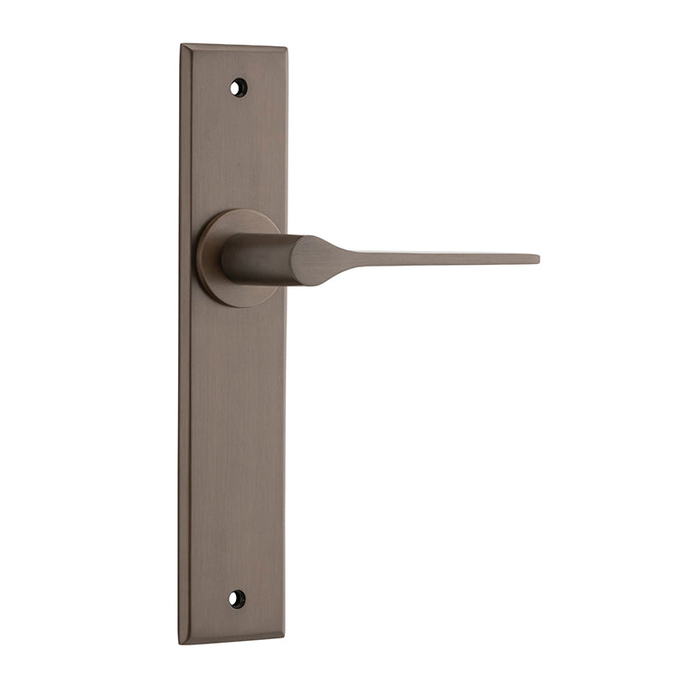 Como Lever - Chamfered Backplate Antique Brass / Brass